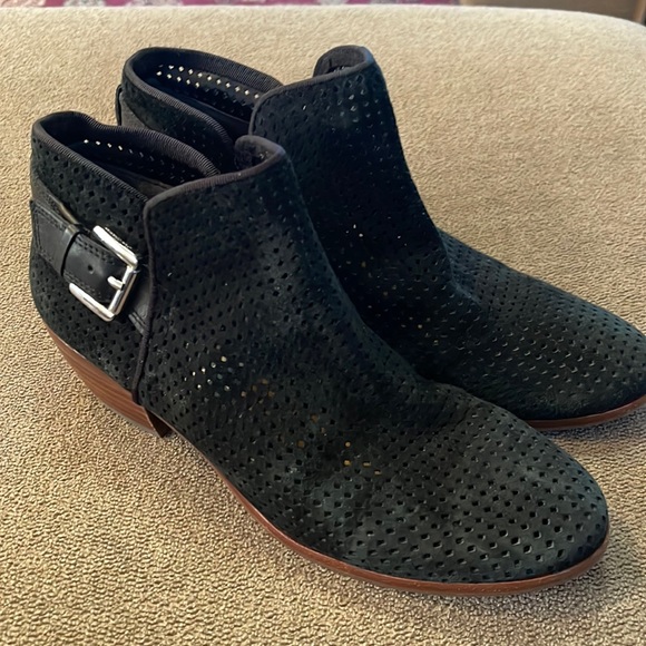 Sam Edelman Shoes - Sam Edelman Regaen Suede Ankle Boots black size 6M